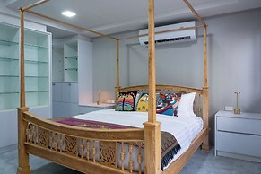4BR Villa Ideal for Groups Families V262