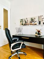 Bright 2BR Apartment Near Westbahnhof