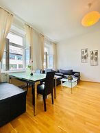 Bright 2BR Apartment Near Westbahnhof