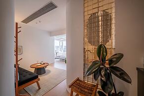 Shanghai Hills&FanStay close to Tianzifang Line 9