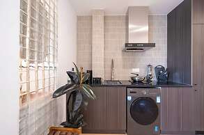 Shanghai Hills&FanStay close to Tianzifang Line 9