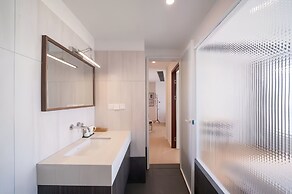 Shanghai Hills&FanStay close to Tianzifang Line 9