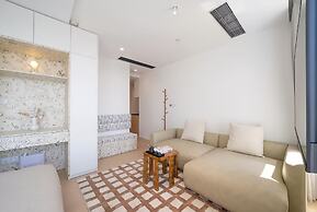 Shanghai Hills&FanStay close to Tianzifang Line 9