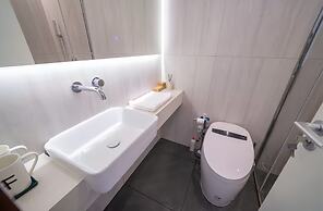 Shanghai Hills&FanStay close to Tianzifang Line 9