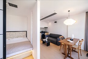 Shanghai Hills&FanStay close to Tianzifang Line 9