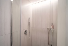 Shanghai Hills&FanStay close to Tianzifang Line 9
