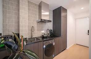 Shanghai Hills&FanStay close to Tianzifang Line 9