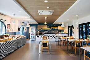 The Galla Hotel