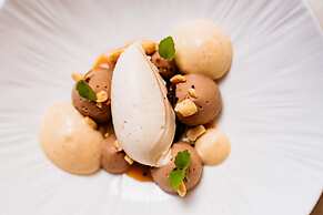 Alfred Hotel & Gastro Bar