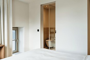 Alfred Hotel & Gastro Bar