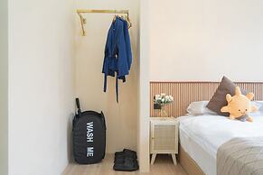 Amaleena Pool Access