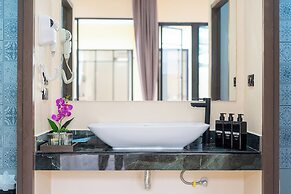 Amaleena Pool Access