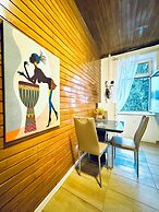 Comfy Studio Apt Near FAC Platz