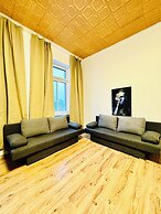 Comfy Studio Apt Near FAC Platz
