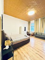 Comfy Studio Apt Near FAC Platz