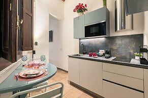 Elegant Apartment Minelli Navona by Ghor