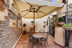 Domus Minelli Navona by Ghor