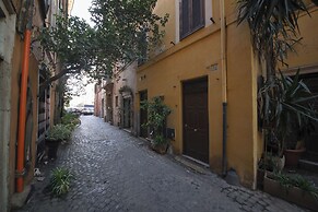Domus Minelli Navona by Ghor
