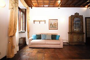 Domus Minelli Navona by Ghor