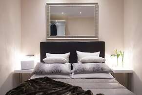 Colonna 18 Apartment by Ghor