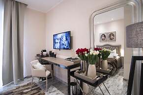 Colonna 18 Apartment by Ghor