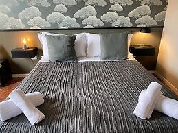 Cavour Urban Rooms - by Ghor