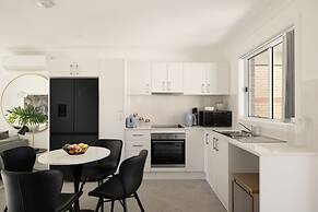 Beachside 2-bed Home in Brighton-le-sand