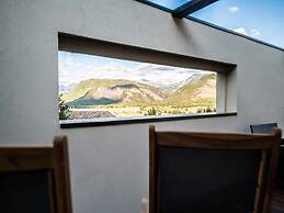 Mountain-view Eco-friendly Cottage