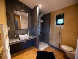 Mountain-view Eco-friendly Cottage