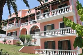 Pink House Socrates Corfu Beachside Studio