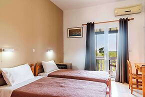Pink House Socrates Kerkyra Beachside Studio