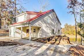 Unplugged Getaway on Lake Secession! Home w/ Dock