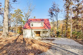 Unplugged Getaway on Lake Secession! Home w/ Dock