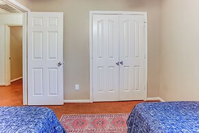 Explore Houston & Beyond! Spring Home w/ Backyard