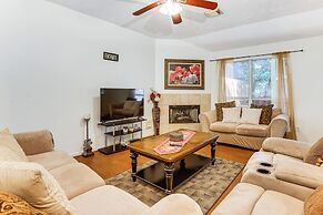 Explore Houston & Beyond! Spring Home w/ Backyard