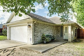 Explore Houston & Beyond! Spring Home w/ Backyard