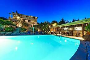 Villa Poseidon Executive Suite