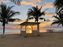 Sunshine Cabanas At Ocean View