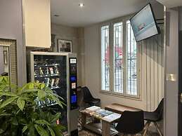 PARIS ROOMS & DREAMS HOTEL
