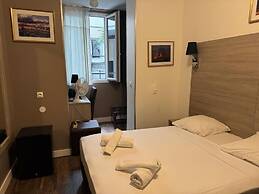 PARIS ROOMS & DREAMS HOTEL