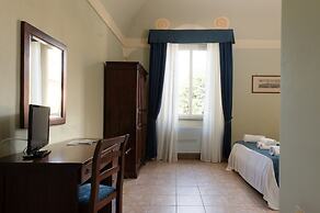 Hotel with swimming pool in Riparbella