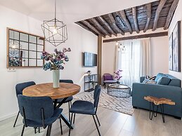 Apartamentos Puerta Elvira Suites 3000