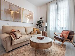 Apartamentos Puerta Elvira Suites 3000