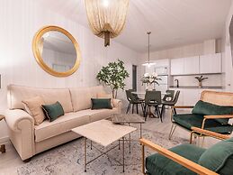 Apartamentos Puerta Elvira Suites 3000