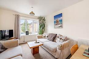 2 Bed Flat - Sleeps 4 - Pets - Parking - Garden