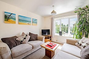 2 Bed Flat - Sleeps 4 - Pets - Parking - Garden