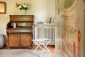 Exclusive Villa & Winery for 4 Persons