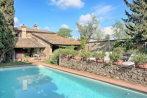Exclusive Villa & Winery for 4 Persons
