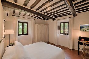 Exclusive Villa & Winery for 4 Persons