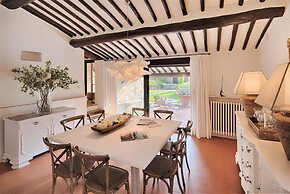 Exclusive Villa & Winery for 4 Persons